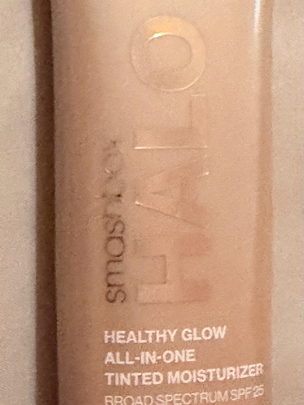 Smashbox Healthy Glow All-In-One Tinted Moisturizer - light neutral